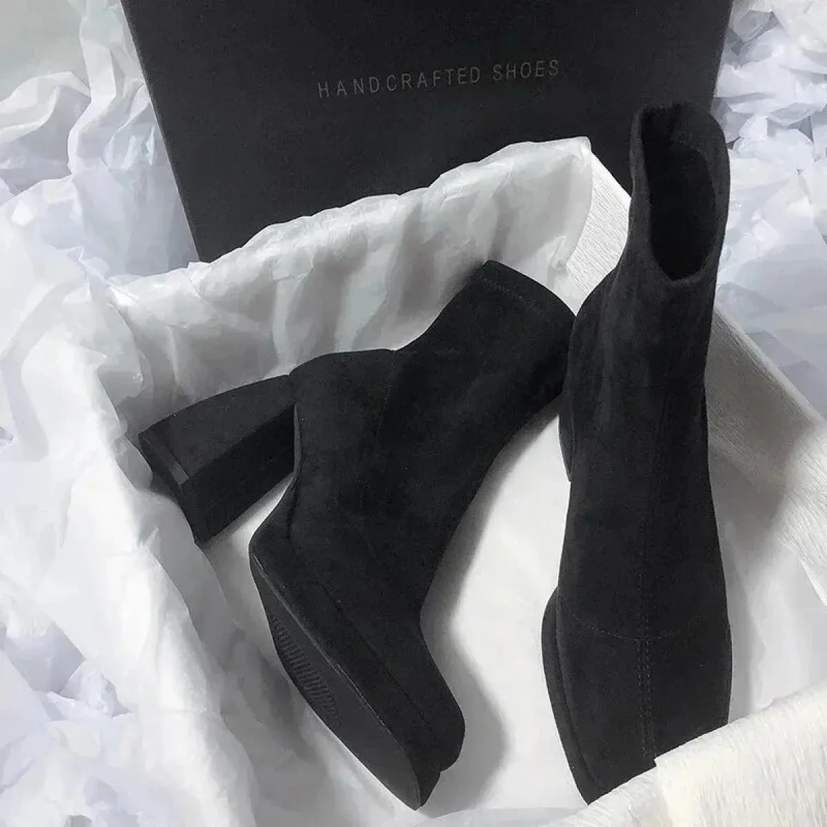 2024 Stivaletti da donna Moda Punta quadrata Stivaletti eleganti da donna Tacchi alti Inverno Tinta unita Scarpe da donna Bota