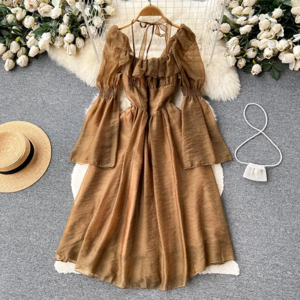 Abito estivo elegante lungo in chiffon per le donne Maniche lunghe arricciate arricciate Chic Abiti da vacanza Halter Neck Thin