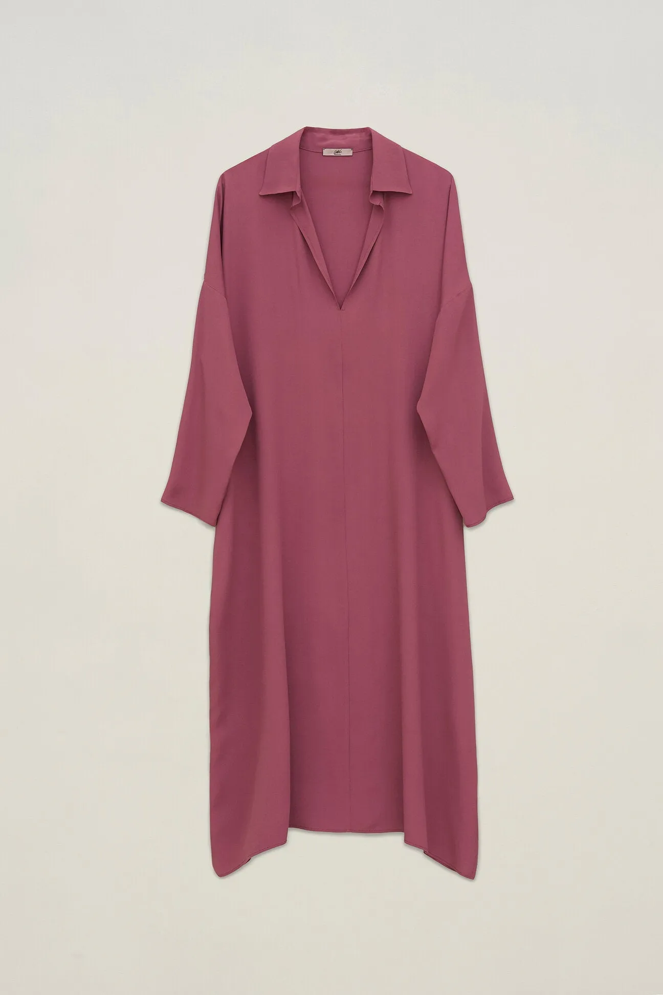 Abito midi svasato in crepe de chine con colletto e scollo a v