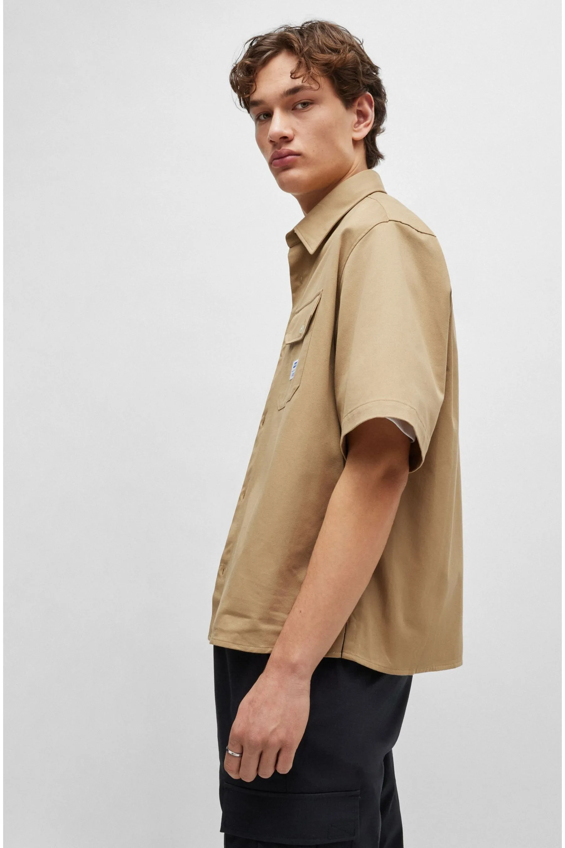 HUGO Ampi - Camicia in twill di cotone con logo applicato    